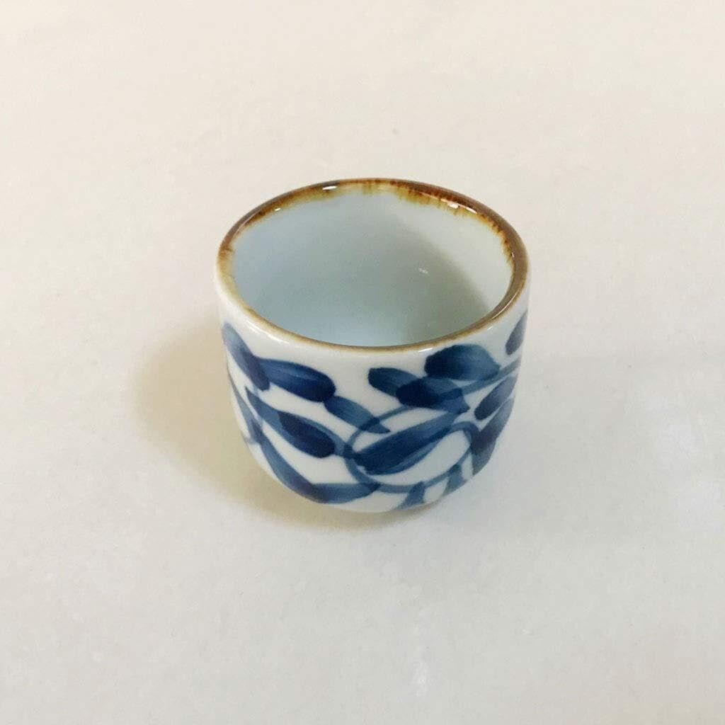 6-piece-ceramic-sake-set-white-blue-patt-4.jpg