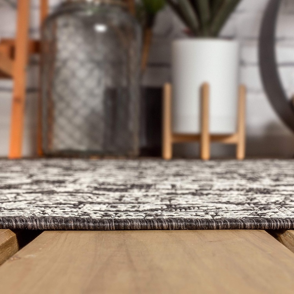 jonathan-y-medallion-weave-indoor-outdoo-5.jpg