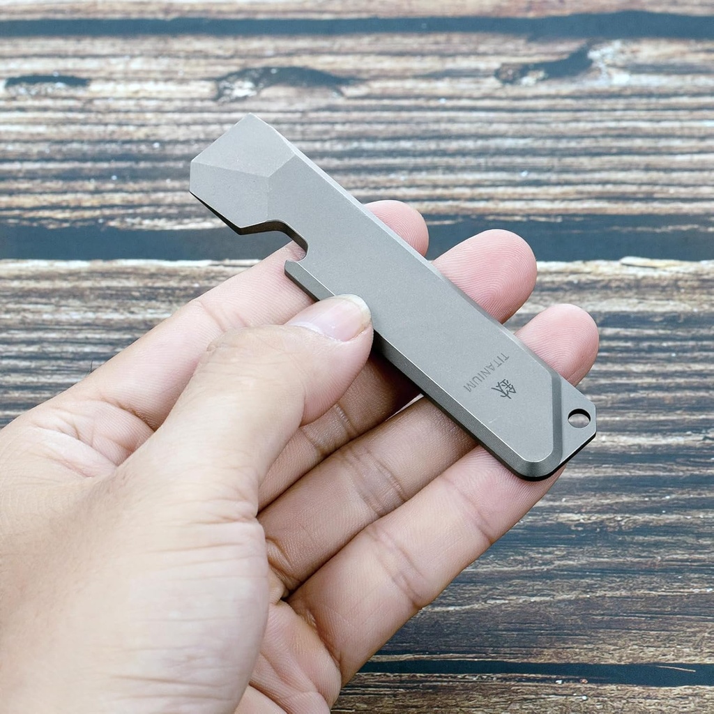 bang-ti-titanium-edc-pry-bar-with-bottle-2.jpg