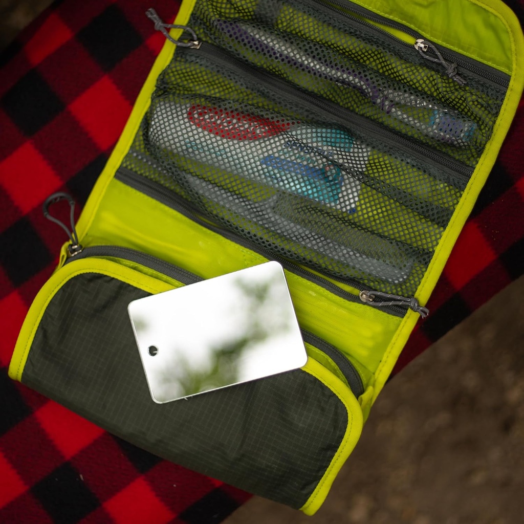 coghlans-featherweight-shatterproof-acry-3.jpg