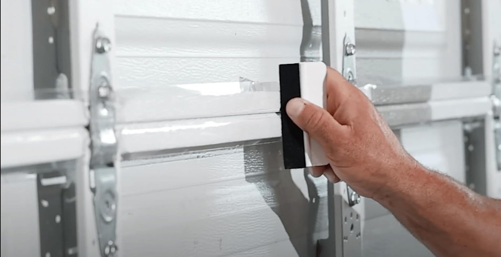 reflective-r8-black-poly-foam-garage-doo-3.jpg