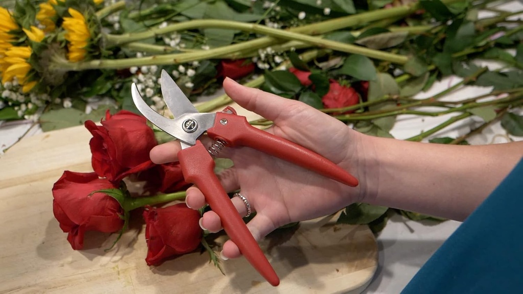clauss-heavy-duty-by-pass-blade-action-p-5.jpg