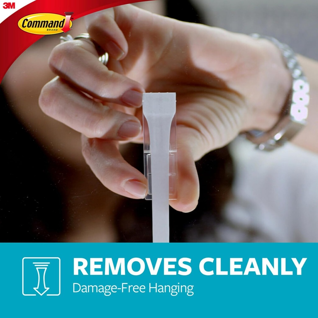 command-bathroom-wall-hook-with-water-re-4.jpg
